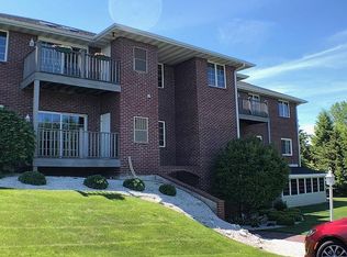 1218 Dewey St UNIT 2, Manitowoc, WI 54220