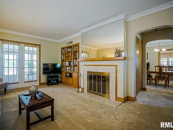 3rd image of 2617 W Manor Pkwy