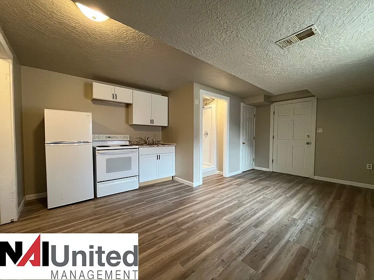 1524 Grandview Blvd — Photo 3