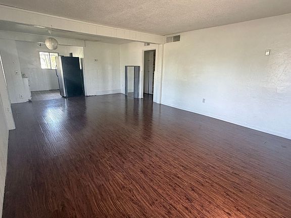 3rd image of 901 S Roosevelt St