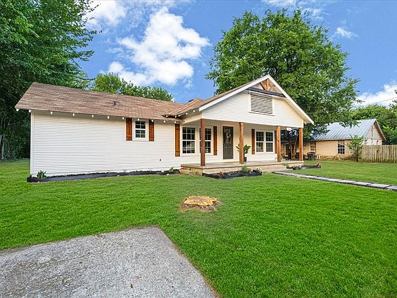 5th image of 1325 Navarro Dr