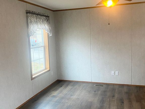 5th image of 75 3rd Ln