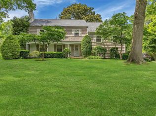 919 Park Ave, Manhasset, NY 11030