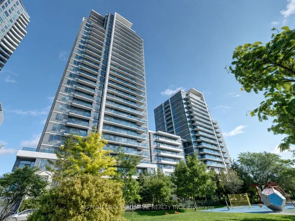 7165 Yonge St, Markham, ON