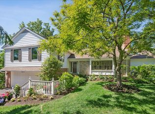 541 Dundee Rd, Glencoe, IL 60022