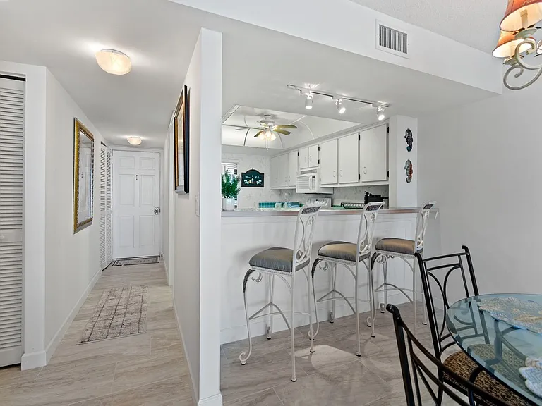 4141 Ocean Dr #402 — Photo 9