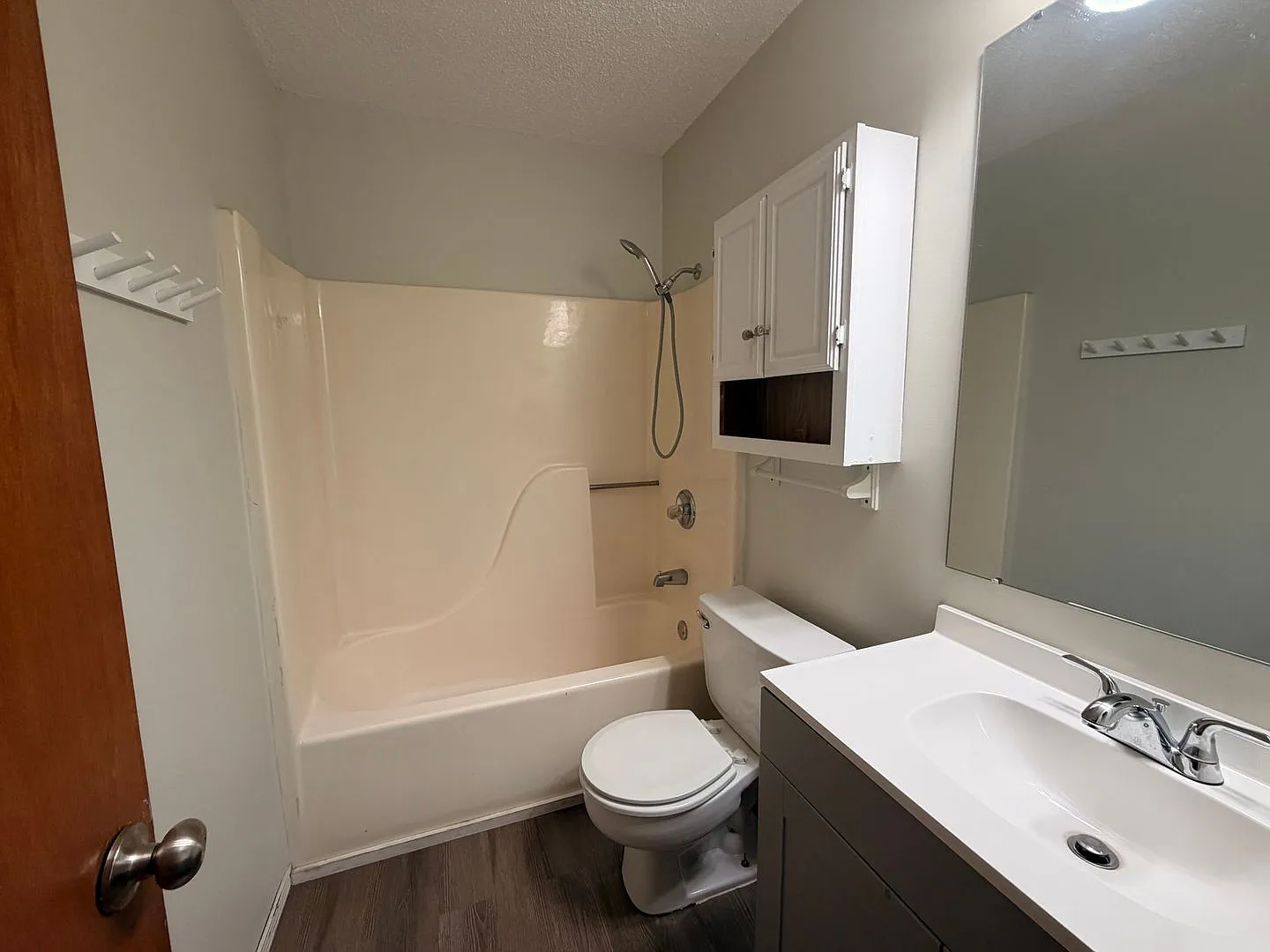 This 3-bedroom, 1-bathroom house in Russellville, AR — Photo 3