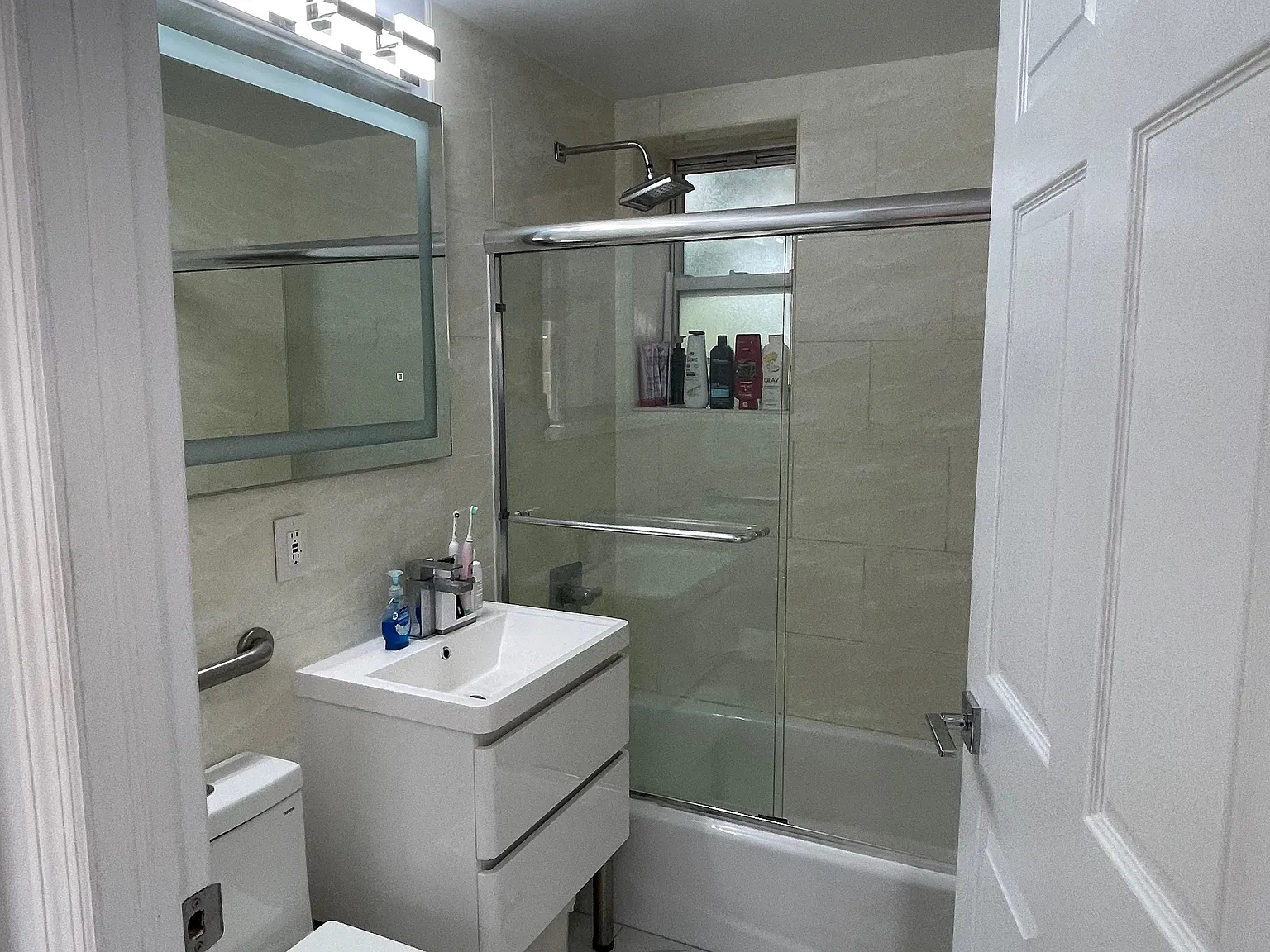 2 bed, 1188 sqft, $3,200 — Photo 3