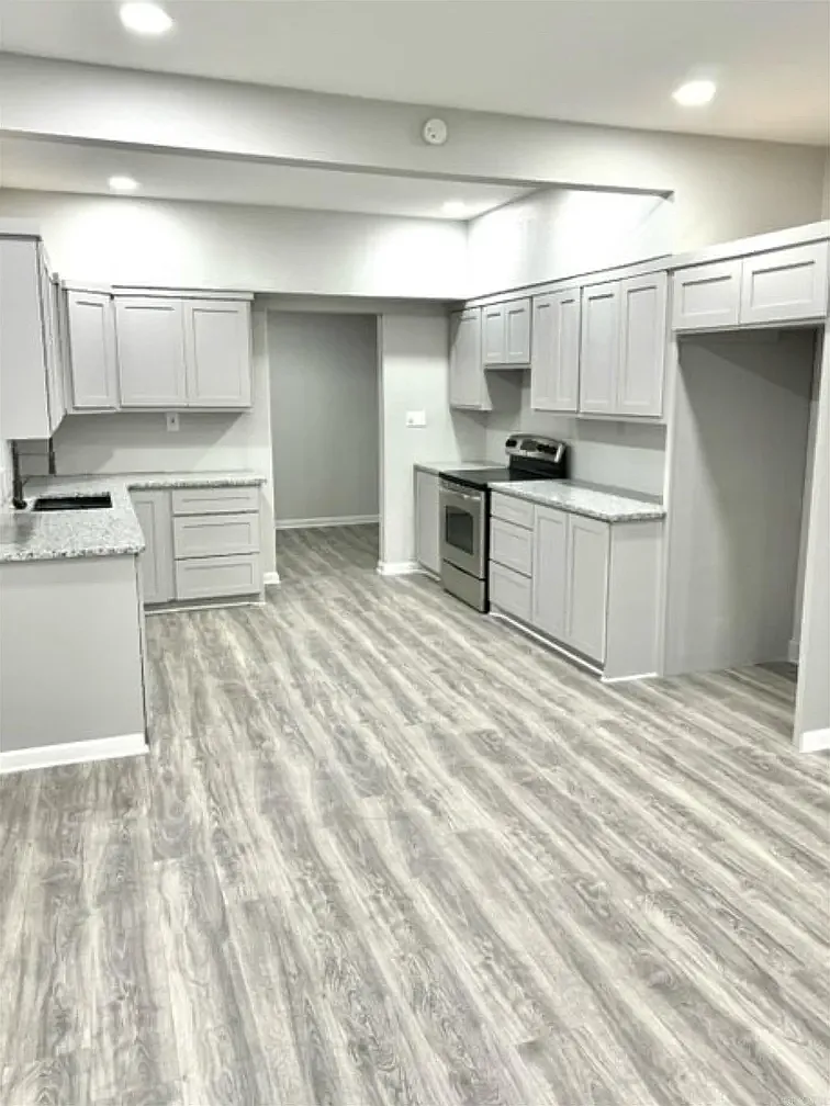 2 bed, 1025 sqft, $1,350 — Photo 4