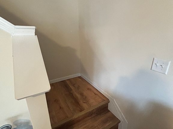 5th image of 304 Bridgette Blvd