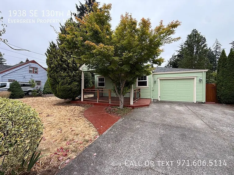 1938 SE 130th Ave — Photo 2