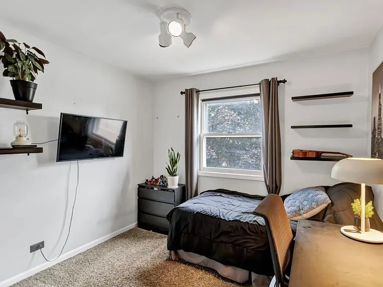 511 N Braintree Dr — Photo 17