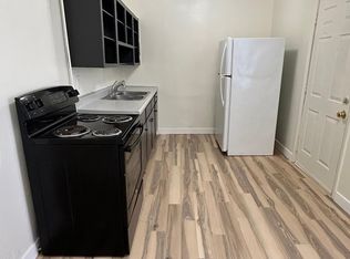 922 SW 33rd St, Topeka, KS 66611