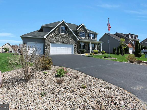 3rd image of 942 Shannon Dr N