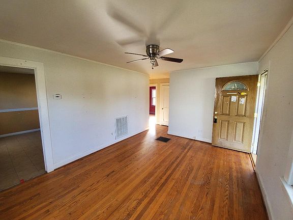 3rd image of 1211 Carolina Ave