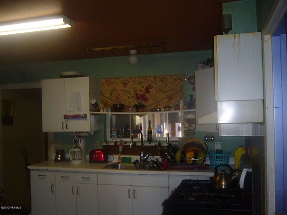 2nd image of 203 E Naches Ave