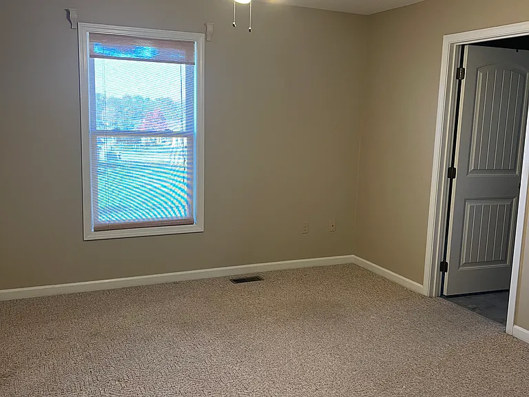 292 Oak Meadow Dr — Photo 11