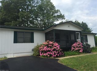 107 Plantation Dr, Hendersonville, NC 28792