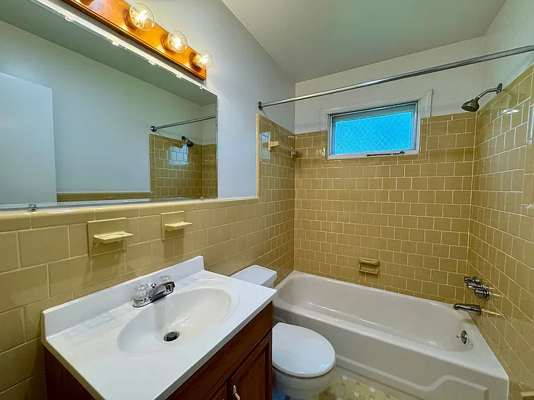 Oakwood Apartments — Photo 6