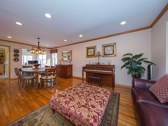 4th image of 2953 Bayside Ct