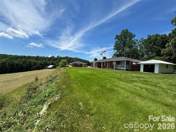 598 Miles View Dr, Mills River, NC 28759