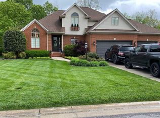 445 Ashcreek Rd, Paducah, KY 42001