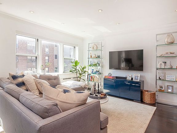 4th image of 140 7th Ave APT 6M