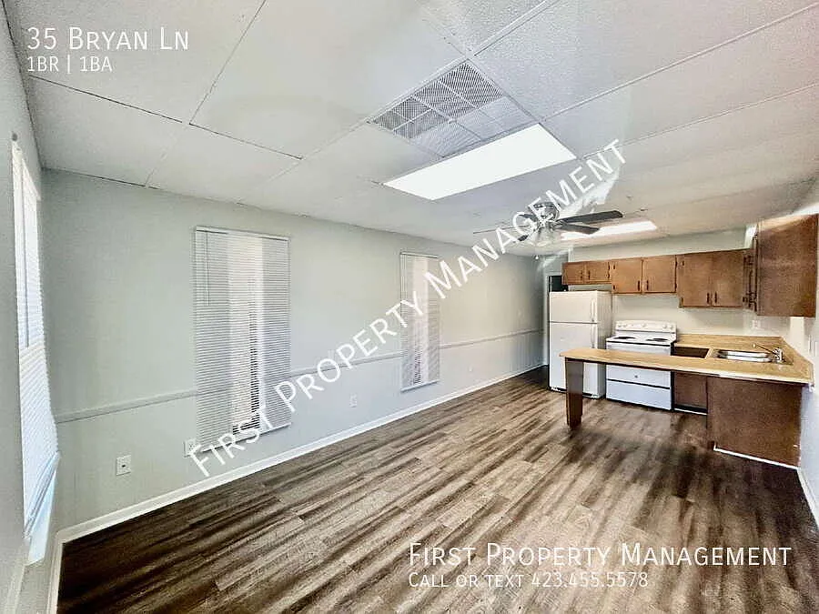35 Bryan Ln