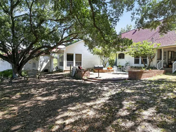 3507 Azalea St, Brenham, TX 77833