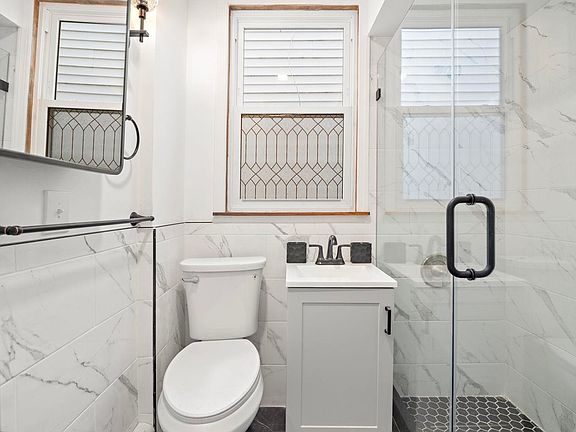 4th image of 379 Union St #2