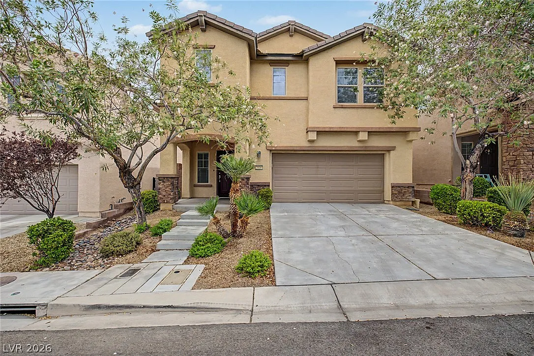 3 bed, 2.5 bath, 2357 sqft, $2,425 — Photo 1