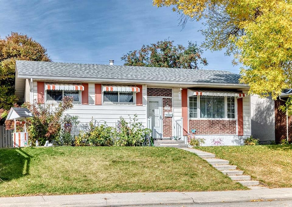 1st image of 165 S Marbrooke Cir NE
