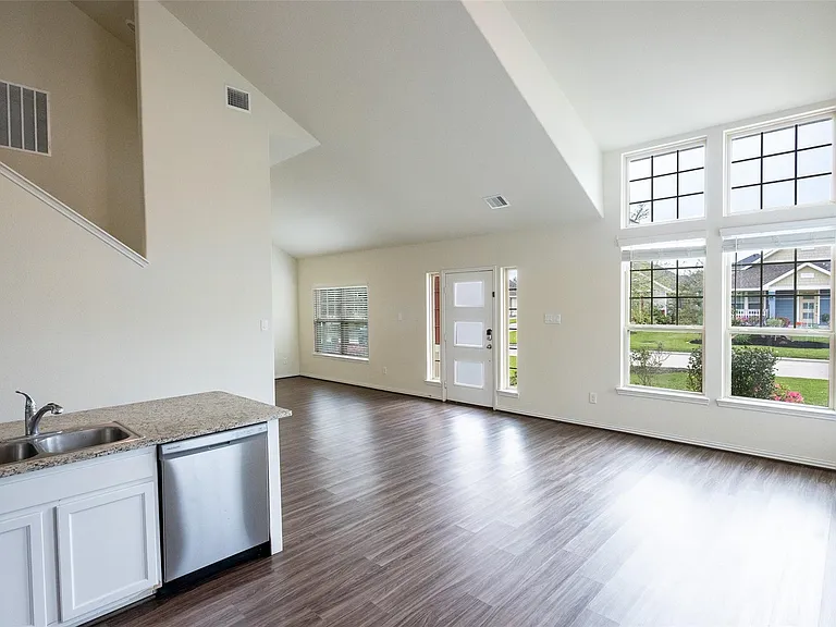 216 N Lynx Trl — Photo 8
