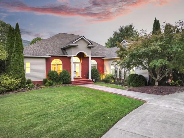 4165 Asheland Cove Dr, Young Harris, GA 30582