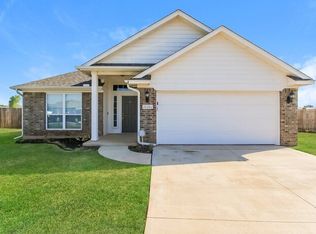 10301 NW 34th Ter, Yukon, OK 73099