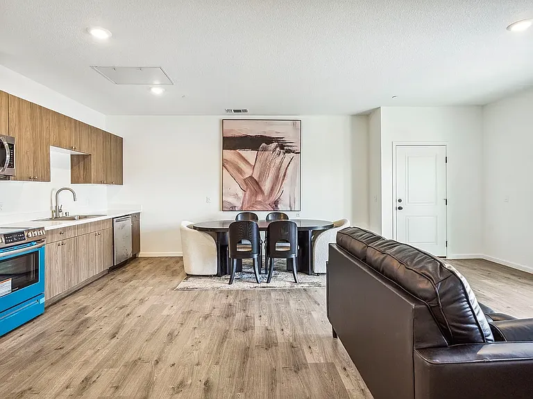 Tran Villa Apartments — Photo 29