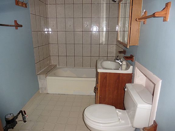5th image of 208 Woodland Dr