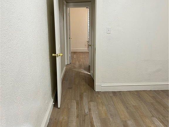 4th image of 2326 Poplar Ave