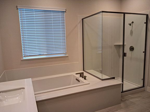 4th image of 2739 Hickory Ln