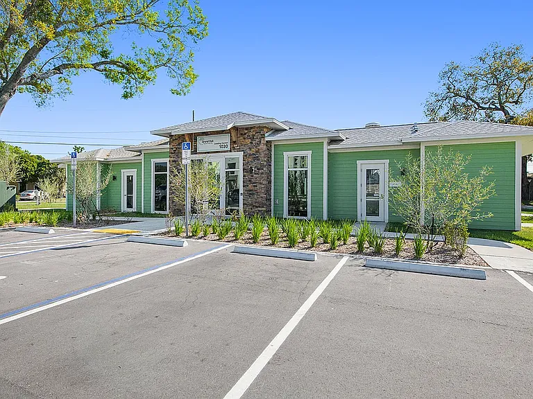 Grand Oak Apartments — Photo 23