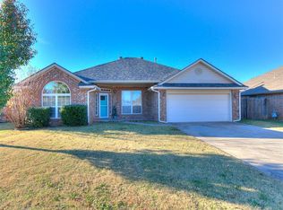 8209 Woodbend Dr, Oklahoma City, OK 73135