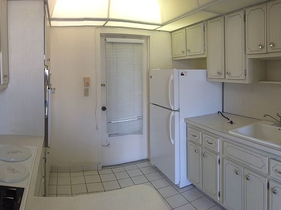 3rd image of 8001 Byron Av #4E