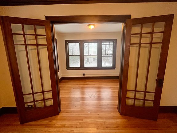 5th image of 2828 28th Ave S #3