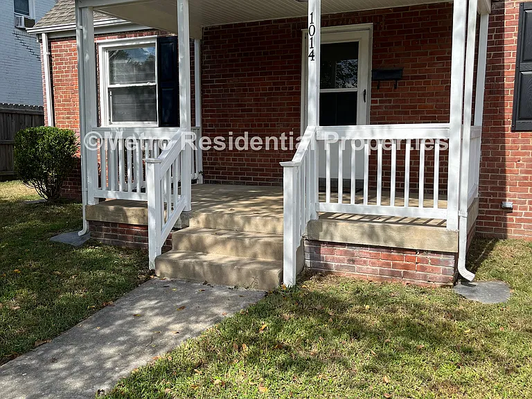 1014 Nelson St — Photo 2