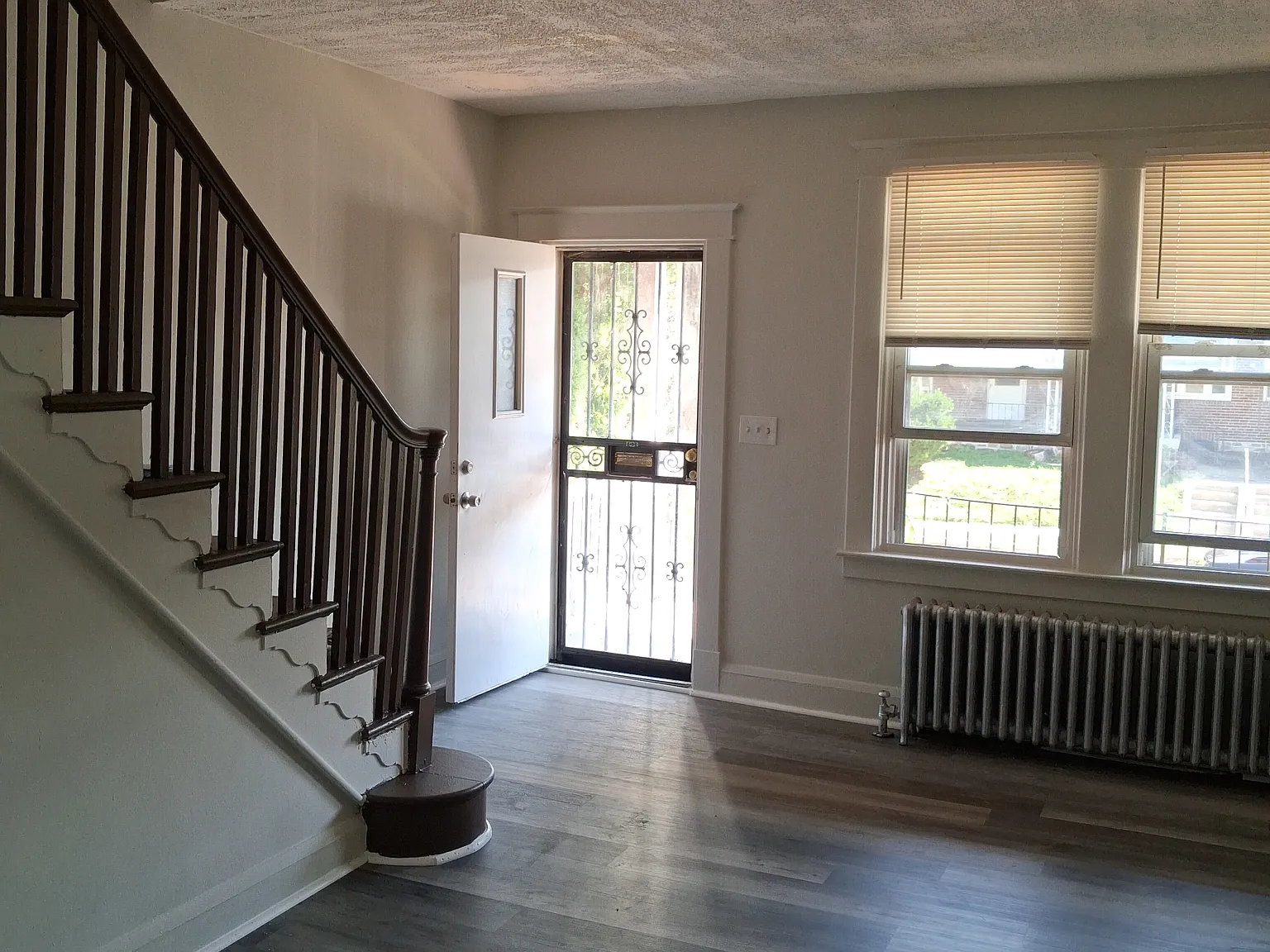 4 bed, 1260 sqft, $2,000 — Photo 1