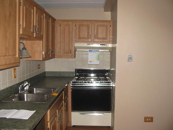 5th image of 5315 Waterbury Dr #602