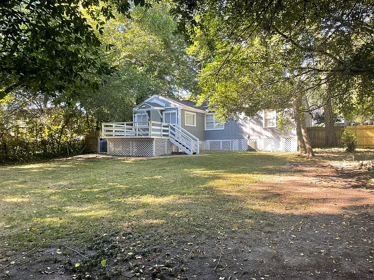 2332 Gurley Dr — Photo 2
