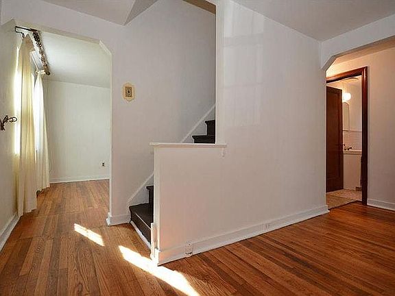 2nd image of 274 Barclay Ave