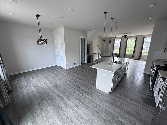 4th image of 1821 River Heritage Blvd