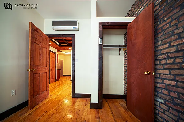 Rented by Batra Group Inc | media 36